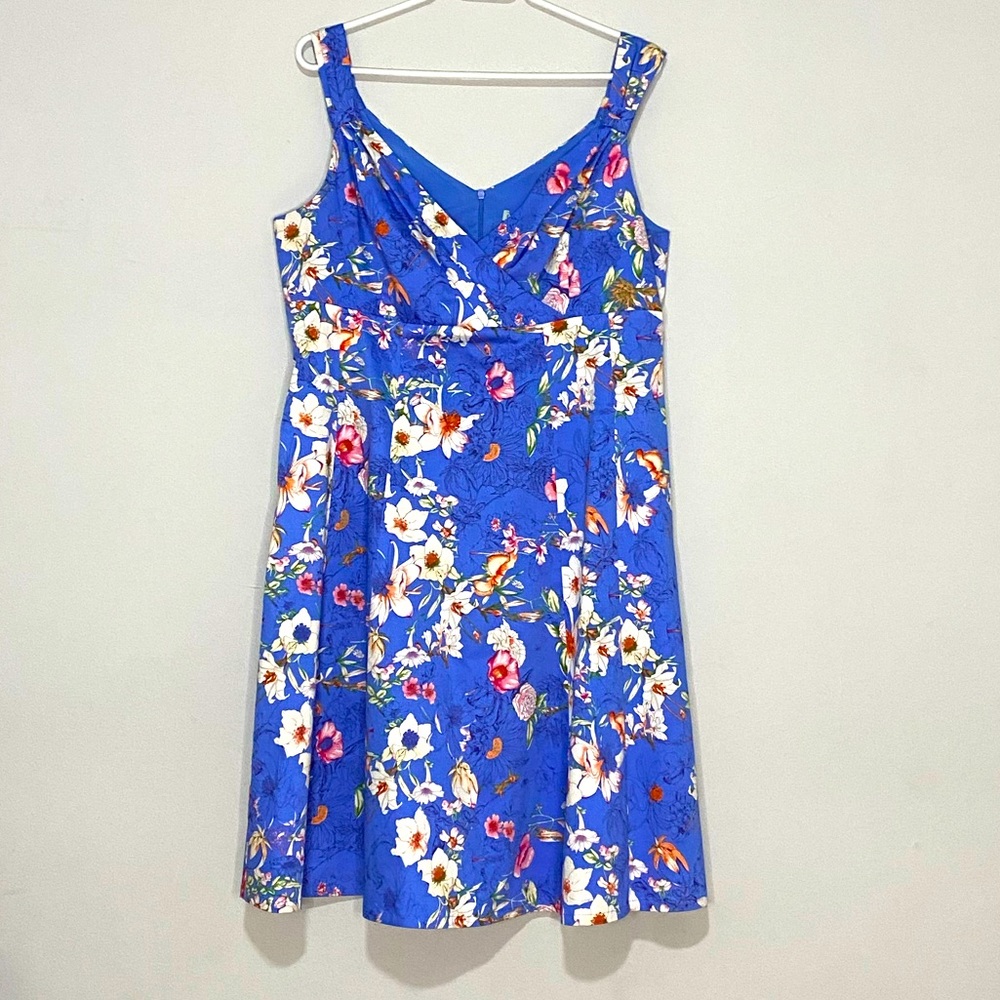 Pretty blue floral dress -retro pin up vibe
